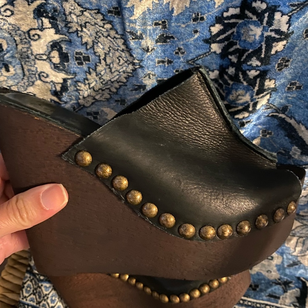 Clogs never used